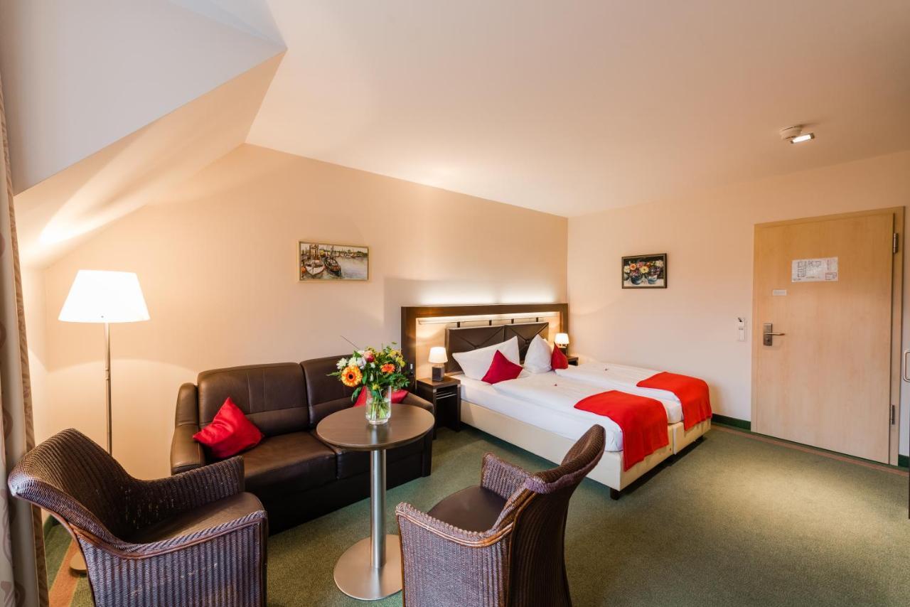 Hotel Am Fischerhafen Дітцум Екстер'єр фото