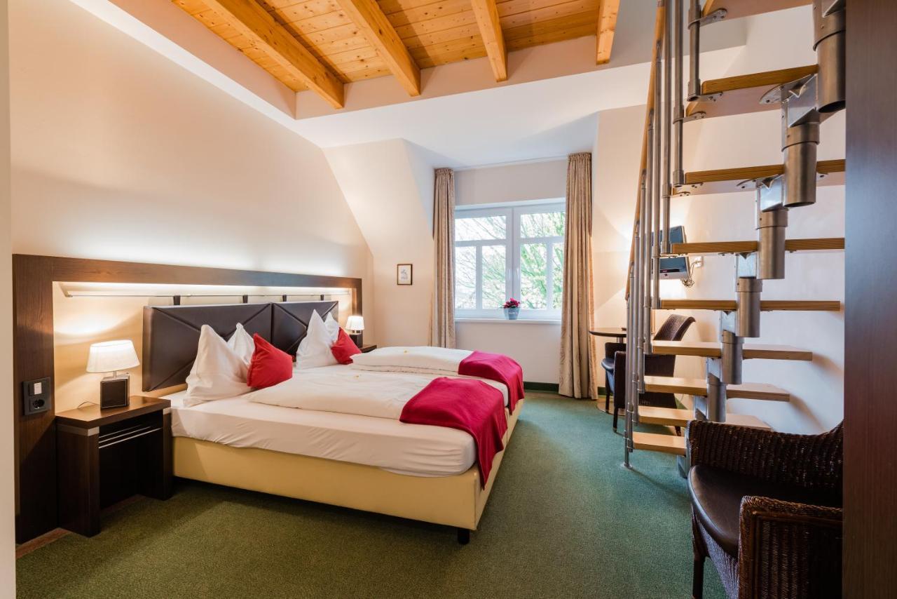 Hotel Am Fischerhafen Дітцум Екстер'єр фото