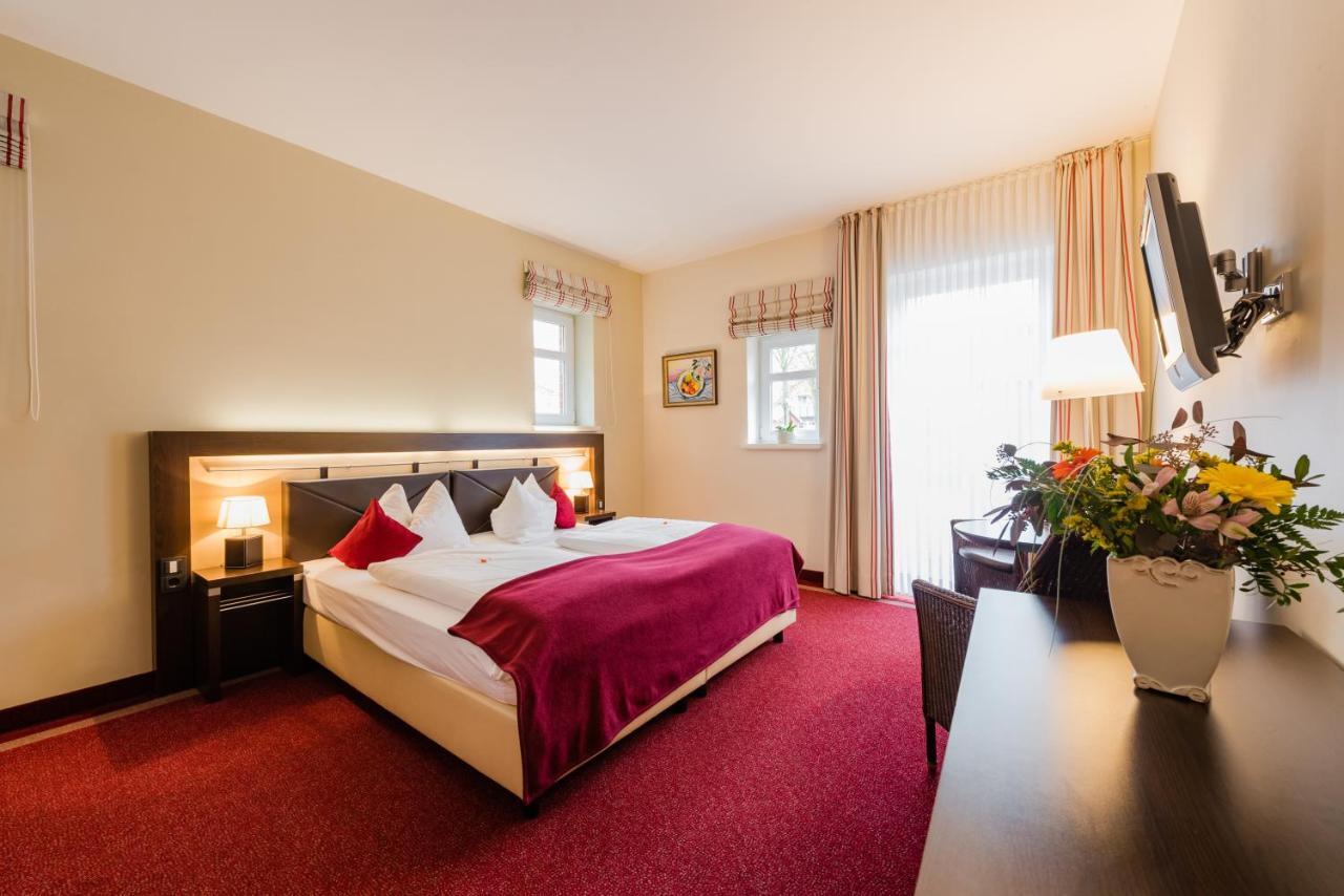 Hotel Am Fischerhafen Дітцум Екстер'єр фото