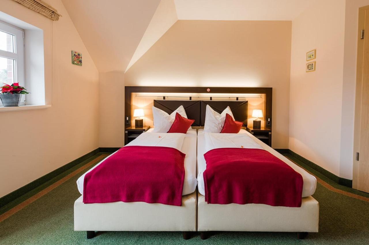 Hotel Am Fischerhafen Дітцум Екстер'єр фото